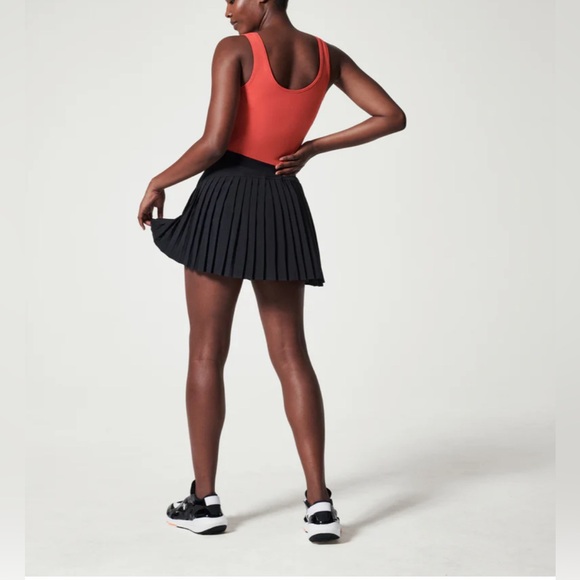 Spanx Booty Boost Pleated 14” Skort, NWT - Picture 3 of 10
